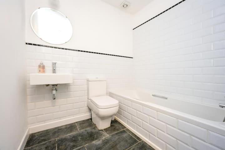 Bank House Apartments Stafford Town Centre Ngoại thất bức ảnh